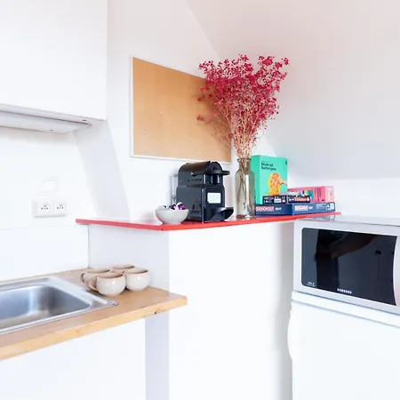 Private Nearby Old Town Apartment