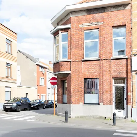 Апартаменти Private Nearby Old Town