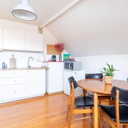 Апартаменти Private Nearby Old Town