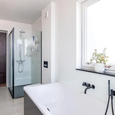 Private Nearby Old Town Γάνδη